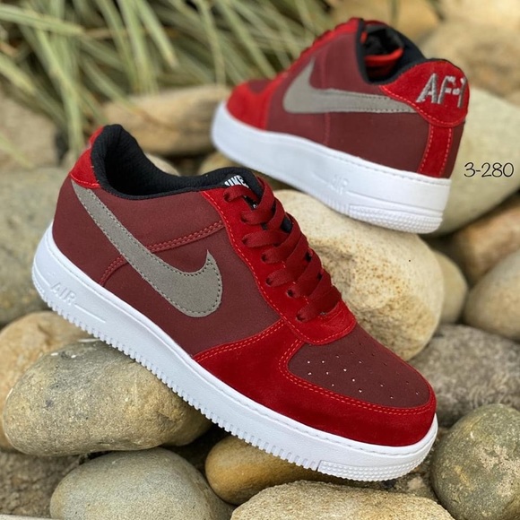 Nike Air Force - Picture 2 of 2